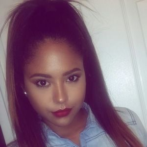 Meet your Posher, Alexia